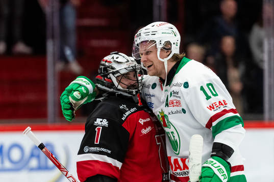 Örebros målvakt Jhonas Enroth och Rögles Rodrigo Abols