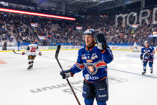 Växjös Marcus Sylvegård jublar