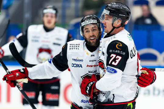 Malmö Redhawks Alan Quine jublar med Adam Ollas Mattsson