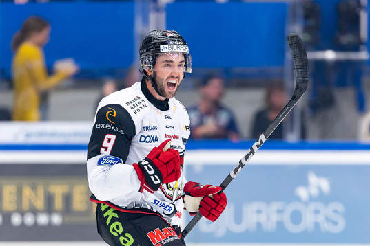 Malmö Redhawks Alan Quine jublar