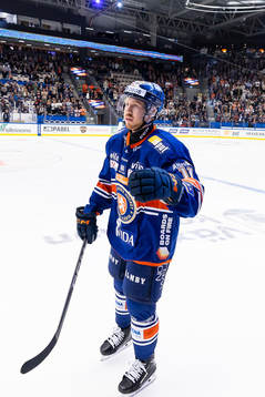 Växjös Kalle Kossila jublar