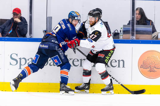 Växjös Zachary Giuttari och Malmö Redhawks Joakim Ryan