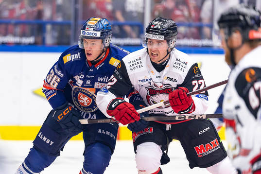 Växjös Elias Rosén och Malmö Redhawks Janne Kuokkanen