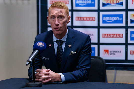 Växjös tränare Jörgen Jönsson på presskonferens