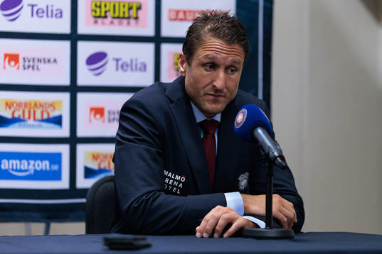 Malmö Redhawks tränare Tomas Kollar på presskonferens