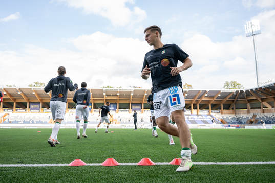 Varbergs spelare värmer upp