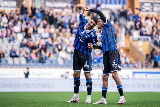 Sirius Wessam Abou Ali och Tashreeq Matthews jublar