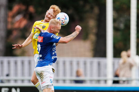 Falkenbergs Linus Borgström och Norrbys Max Olsson