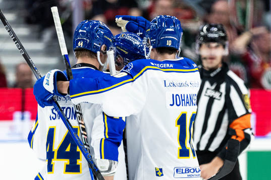Leksands Marek Hrivik jublar med lagkamrater