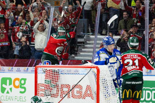 Frölundas Carl Klingberg jublar
