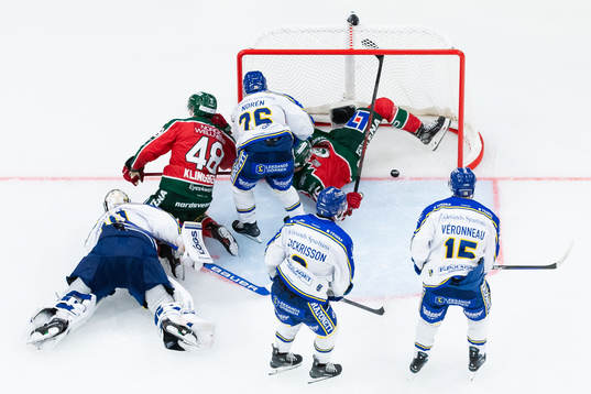 Frölundas Carl Klingberg trycker in 4-2 i mål bakom