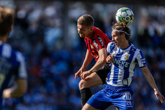 Brommapojkarnas Alexander Jensen och IFK Göteborgs Lucas