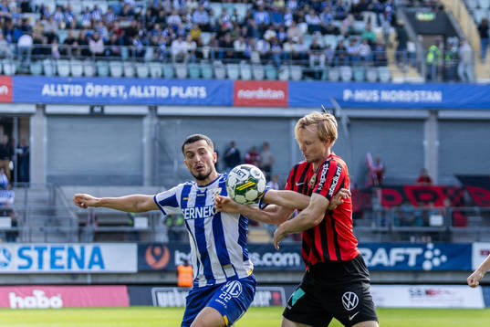 IFK Göteborgs Astrit Selmani och Brommapojkarnas Tim Waker