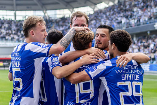 IFK Göteborgs spelare jublar