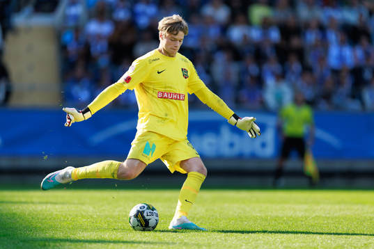 Brommapojkarnas målvakt Filip Sidklev