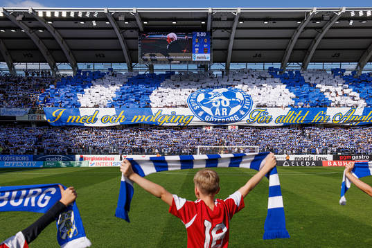 230916 IFK Göteborgs supportrar med tifo