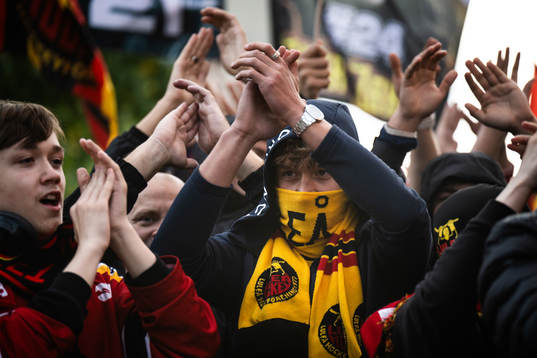 Luleås supportrar tågar mot Coop Norrbotten Arena