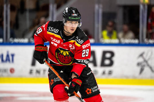 Luleås Erik Gustafsson värmer upp