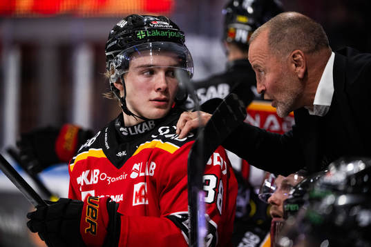 Luleås Olli Nikupeteri och tränare Thomas Berglund
