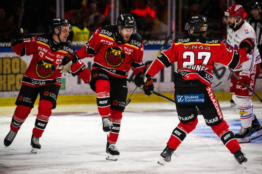 Luleås Brendan Shinnimin jublar