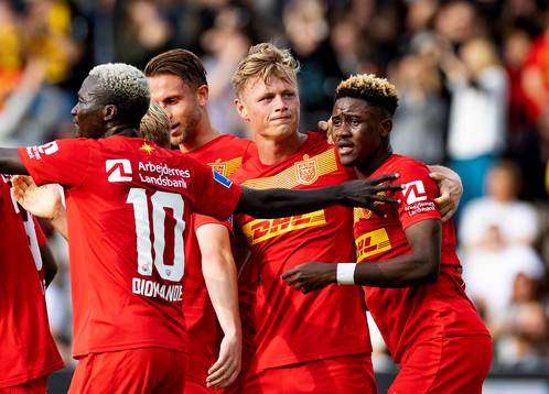 [DK=20230916: Jeppe Tverskov, FC Nordsjælland fejrer
