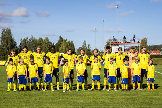 Bläddra bland fler bilder av Fotboll, P15, Träningslandskamp, Sverige - Norge