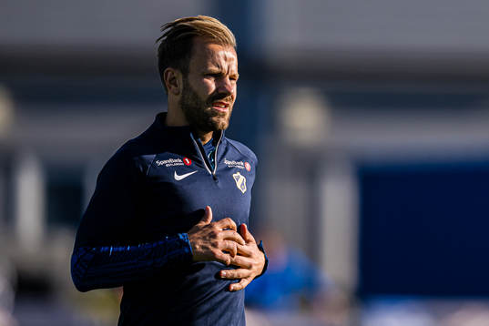 Nicolai Næss of Stabæk warms up