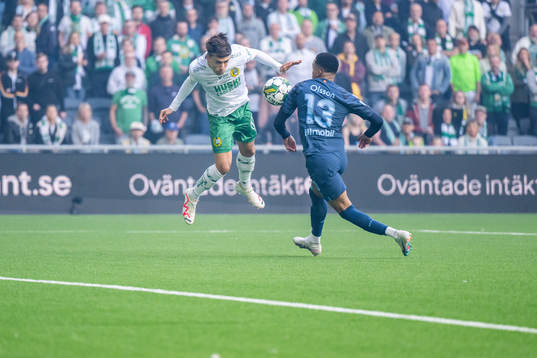 Hammarbys Marc Llinares Barragan och Malmö FFs Martin