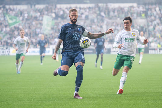 Malmö FFs Pontus Jansson och Hammarbys Marc Llinares