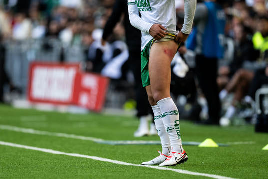 Hammarbys Edvin Kurtulus har ont
