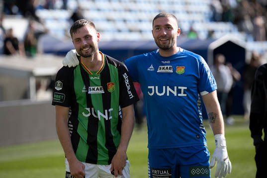 GAIS Axel Norén och Mergim Krasniqi jublar