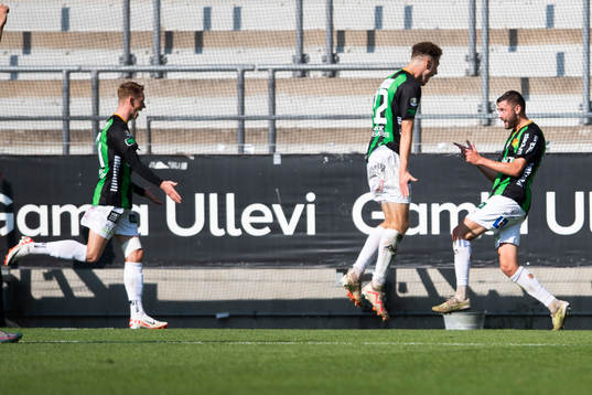 GAISs Julius Lindberg , Anes Cardaklija och målskytten