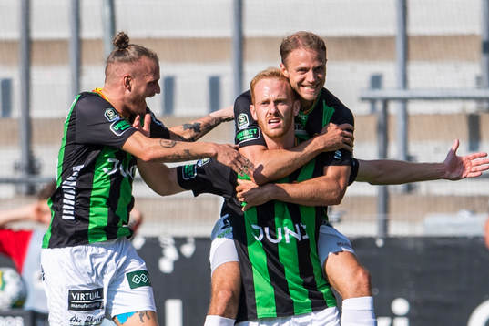 GAIS målskytt Viktor Kruger jublar