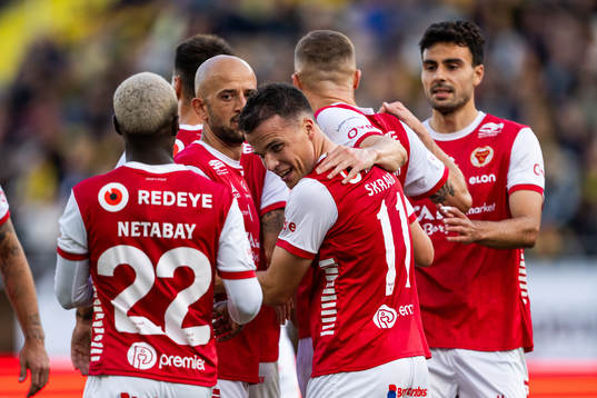 Kalmars Nahom Girmai Netabay, Deniz Hummet och Simon Skrabb