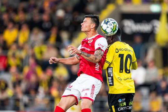 Kalmars Melker Hallberg och Elfsborgs Michael Baidoo
