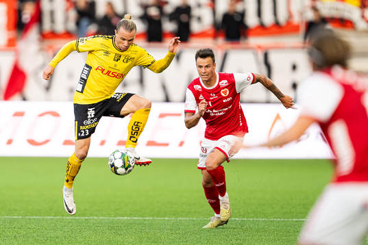 Elfsborgs Niklas Hult och Kalmars Melker Hallberg