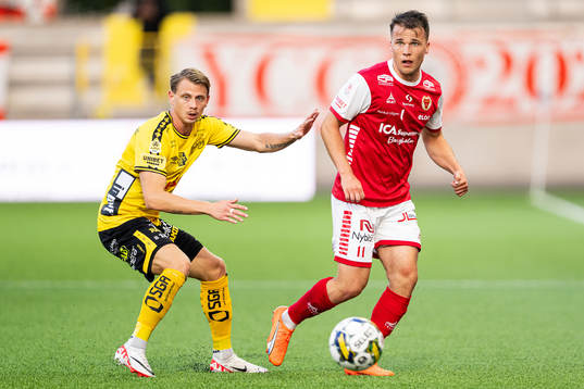 Elfsborgs Simon Hedlund och Kalmars Simon Skrabb