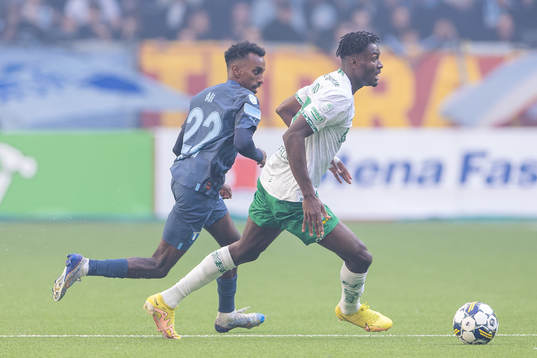 Malmö FFs Taha Ali och Hammarbys Nathaniel Adjei