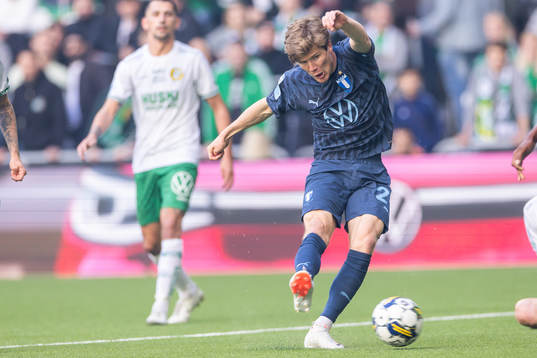 Malmö FFs Oliver Berg gör 0-1