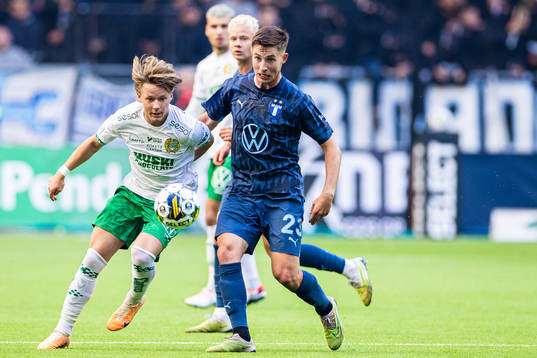 Hammarbys August Mikkelsen och Malmö FFs Lasse Berg Johnsen