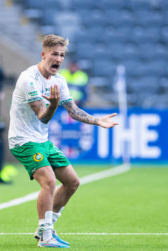 Hammarbys Fredrik Hammar reagerar