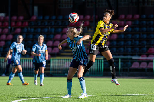 Häckens Felicia Schröder och Djurgårdens Nellie Lilja