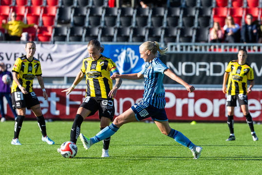 Häckens Filippa Curmark och Djurgårdens Stinalisa