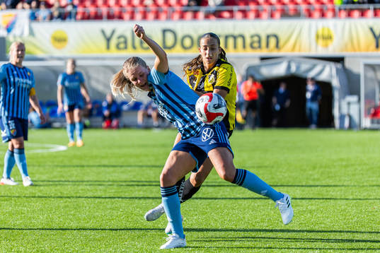 Häckens Rusul Rosa Kafaji och Djurgårdens Nellie Lilja
