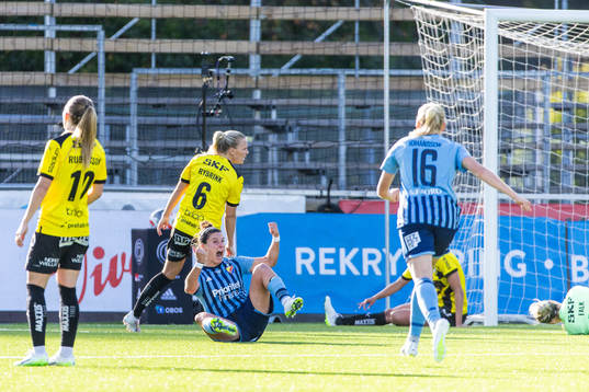 Djurgårdens Hayley Dowd jublar
