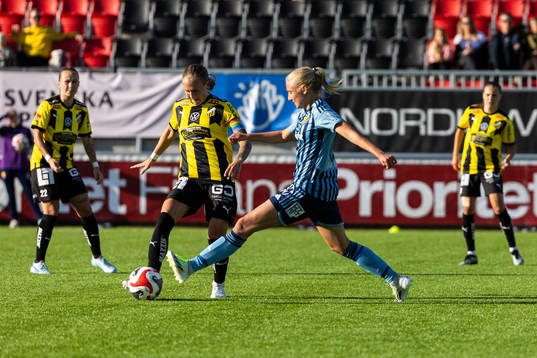 Häckens Filippa Curmark och Djurgårdens Stinalisa