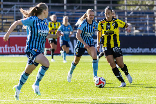 Häckens Rusul Rosa Kafaji och Djurgårdens Nellie Lilja