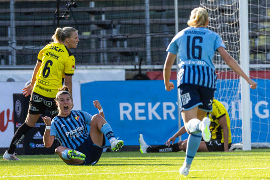 Djurgårdens Hayley Dowd jublar