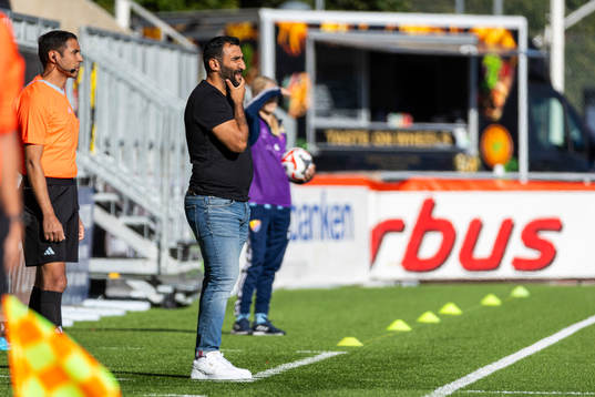 Häckens tränare Mak Lind