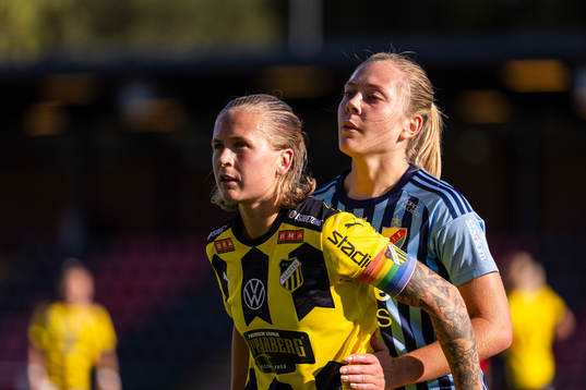 Häckens Filippa Curmark och Djurgårdens Alice Bergström